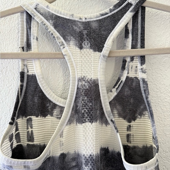 Lululemon Women's Tie-Dye Swiftly Tank Top Size 4 - Picture 8 of 13